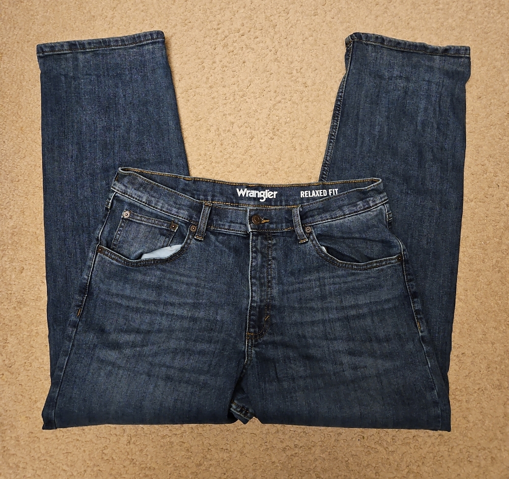 Wrangler Men's Relaxed Fit Jeans | 34W × 29L